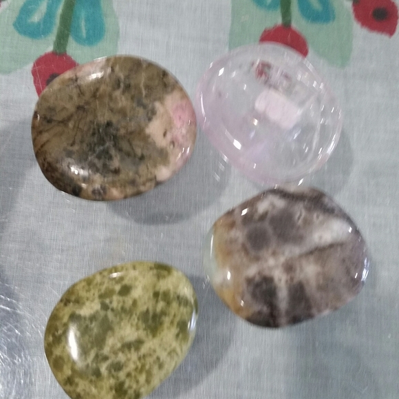 Mystery Bundle of Four Tumbled Crystals - Picture 3 of 4